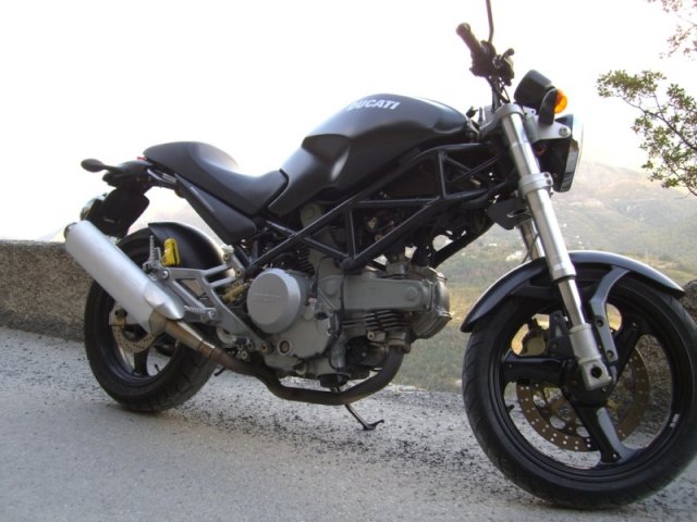 Ducati 600 monster noire